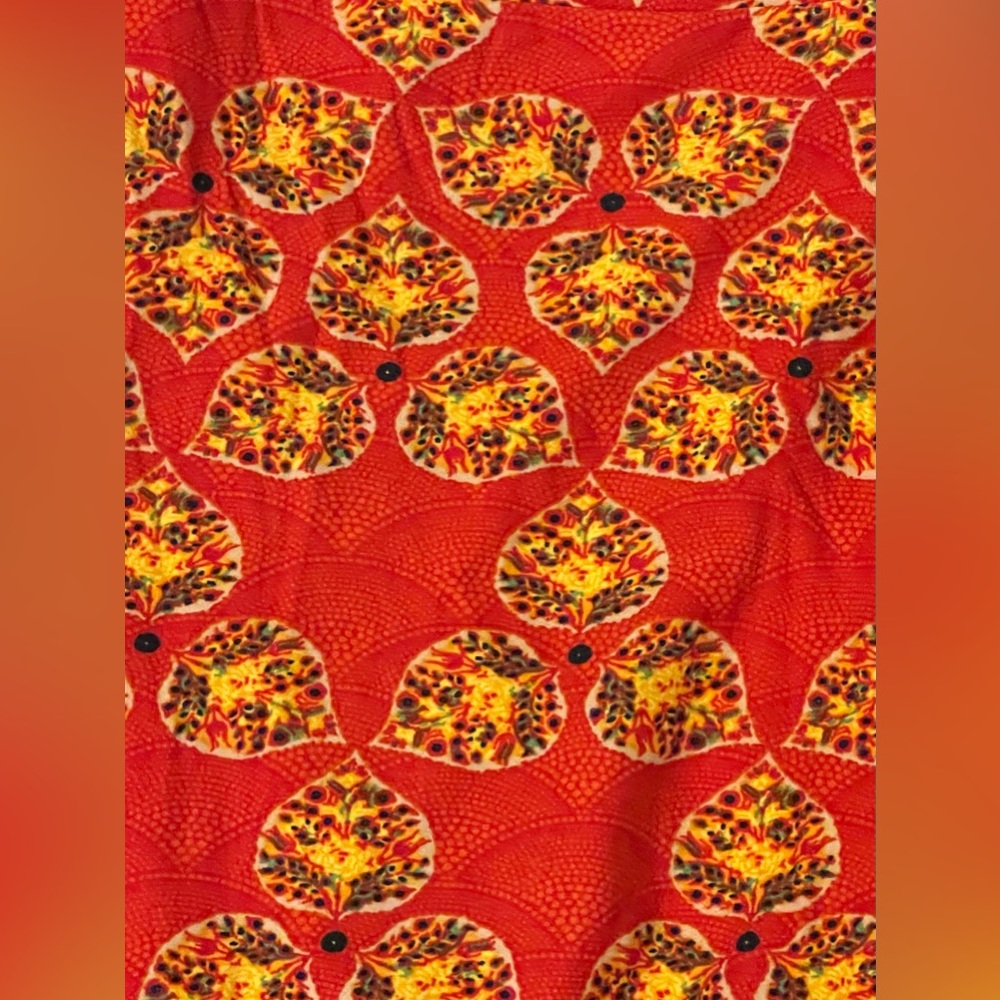 ‼️🎉Reasonable Offers Accepted🎉‼️LuLaRoe Tall & Curvy Leggings. - Picture 2 of 3
